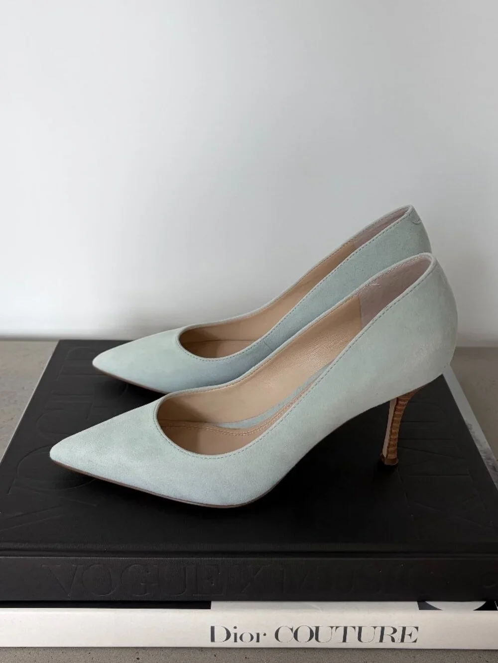 Marc Fisher LTD Mint Green Suede Pointed Toe Heels 7.5